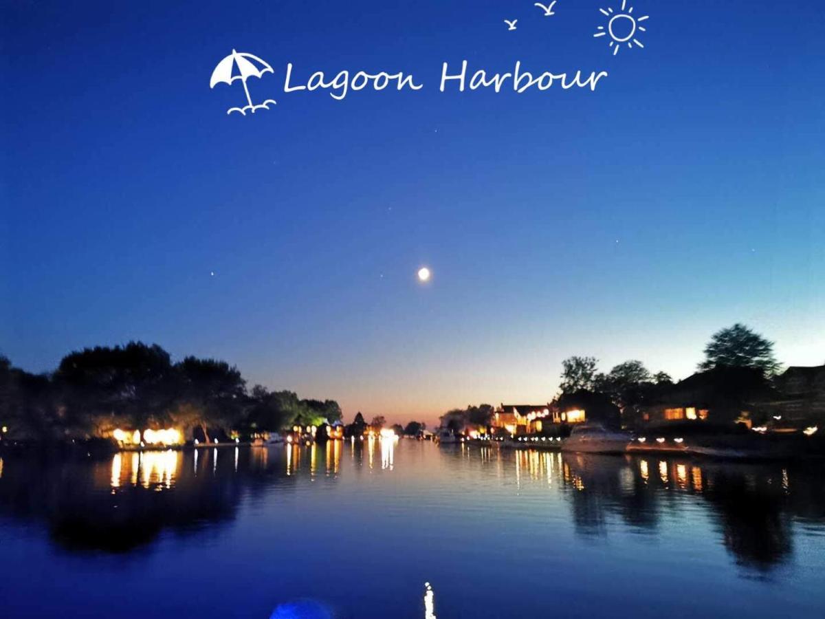 Lagoon Harbour Resort & Hotel Orillia Exterior photo