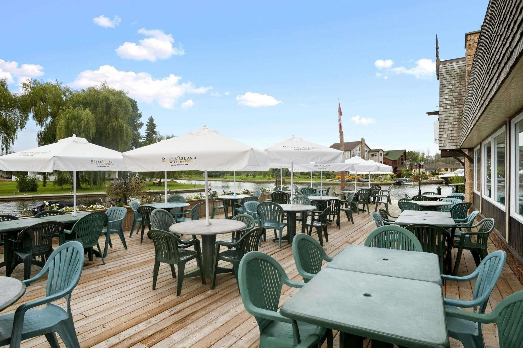 Lagoon Harbour Resort & Hotel Orillia Exterior photo